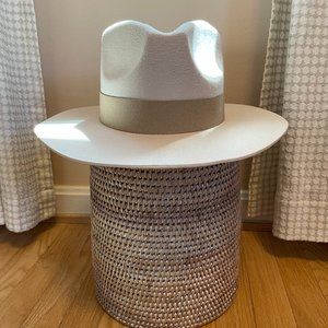 Teressa Foglia Fedora Lynn Hat ** Curateur ** Rachel Zoe